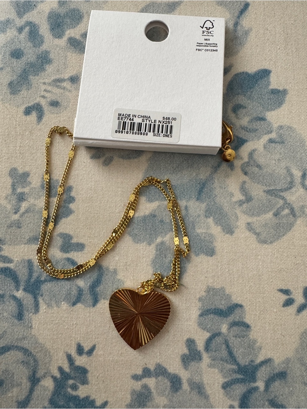 SOLD // Madewell NWT Engine Turned Heart Pendant Necklace in Antique Gold - Picture 5 of 5